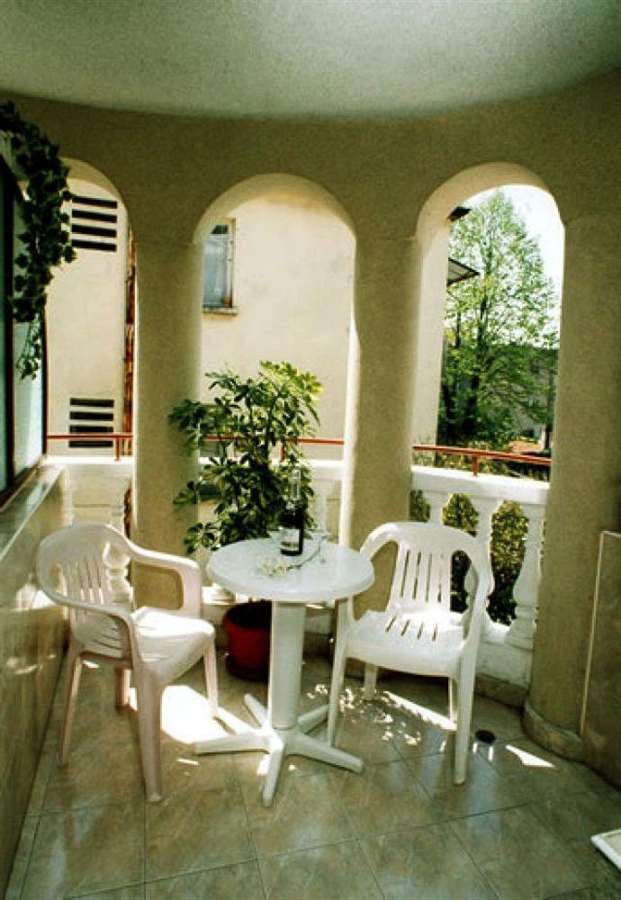 Antik Hotel Варна Экстерьер фото